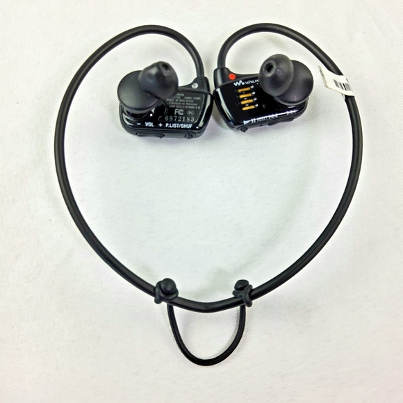 Sony Walkman NWZ-W273S 4GB Waterproof MP3 Player Black w/ Charging Dock TESTED - Picture 4 of 10